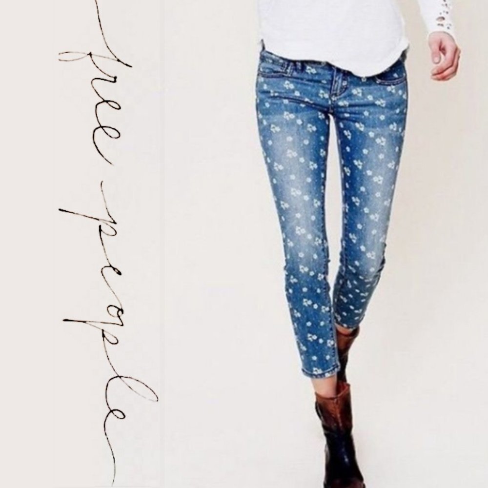 Free People Ditsy Floral Print Skinny Jeans - Picture 4 of 10